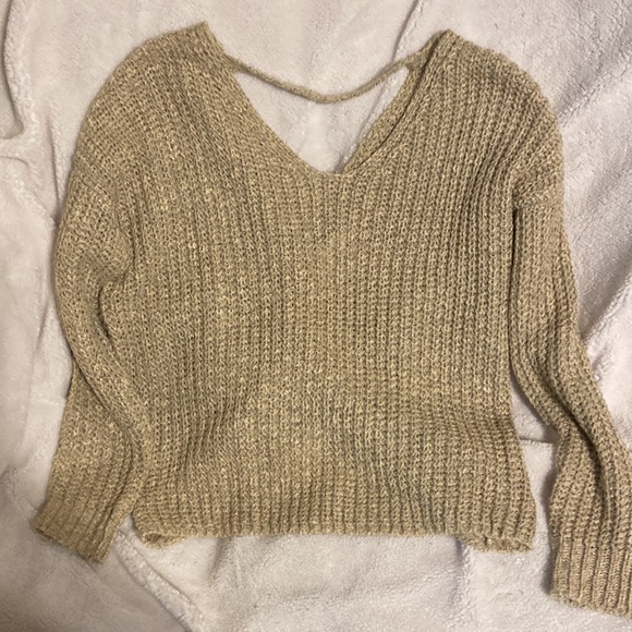 Shirley Lee Sweater with a twist back . Open - Picture 4 of 14